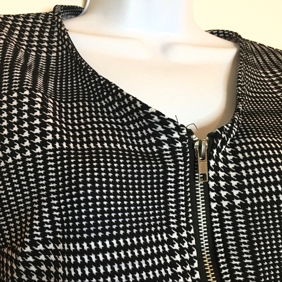 NWOT Zip-up peplum top - Picture 4 of 6